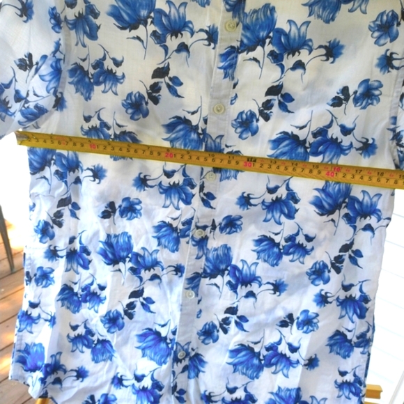 Denim & Flower Blue Floral Short Sleeve Cotton Button Down Size M - Picture 3 of 5